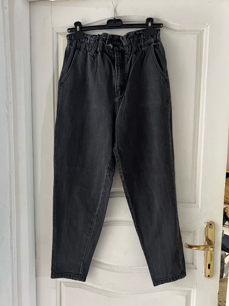 Pantallon jean noir Stradivaruis
