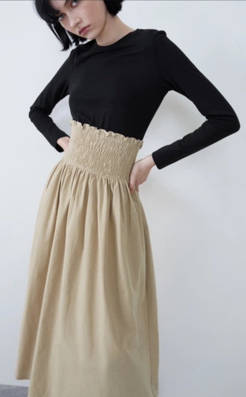 Robe longue bicolore.