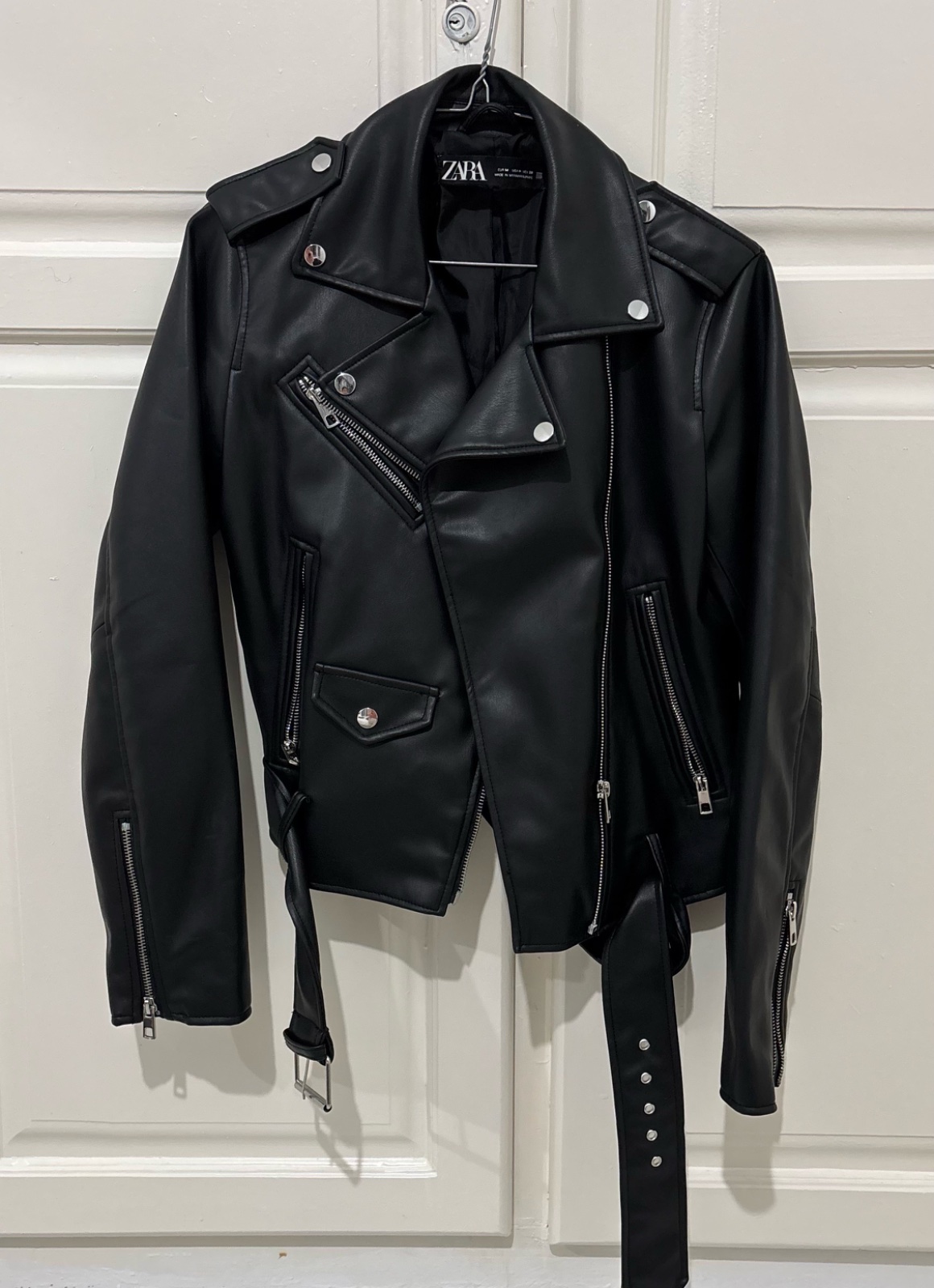 Veste cuir noir en très bon état