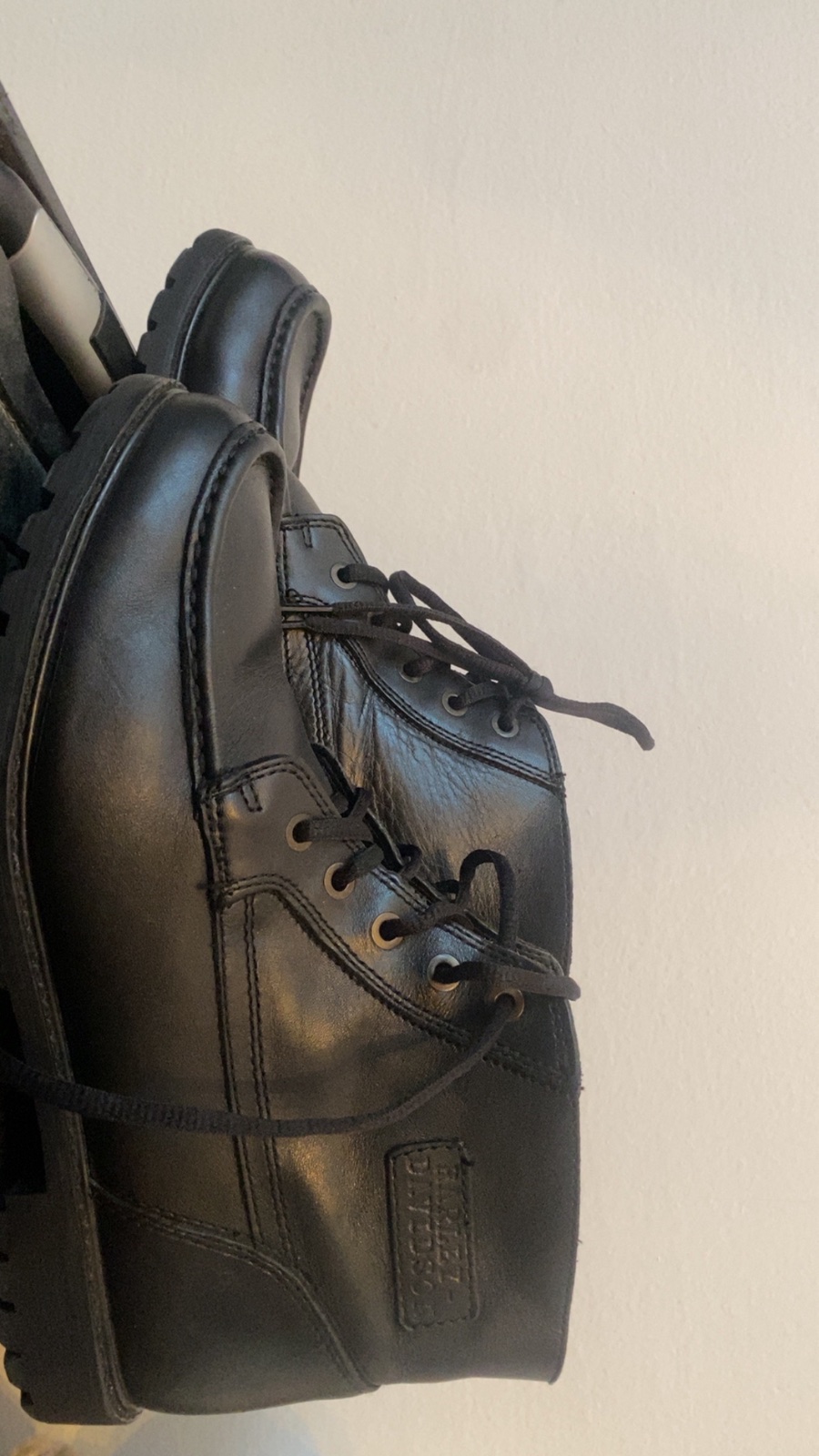 Boots Harley Davidson originales, pointure 43, en bon état et peu utilisées.