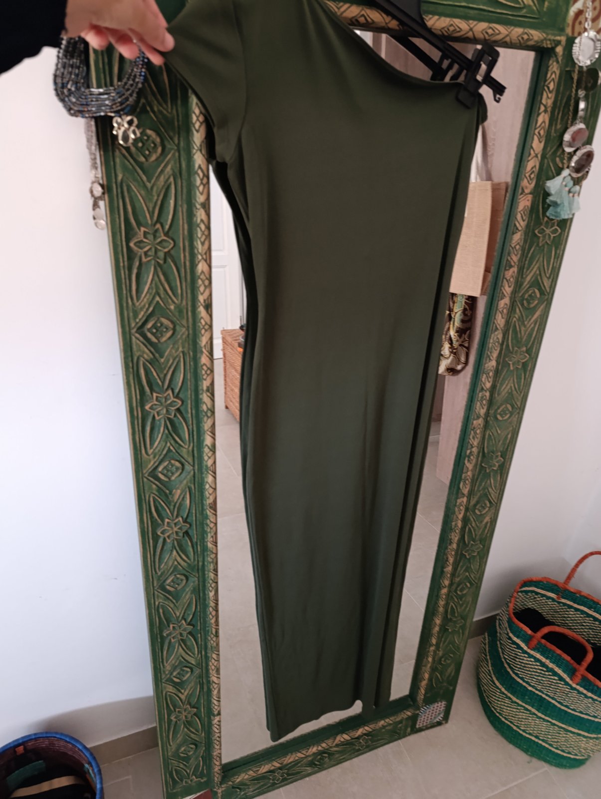Robe longue moulante couleur vert militaire 