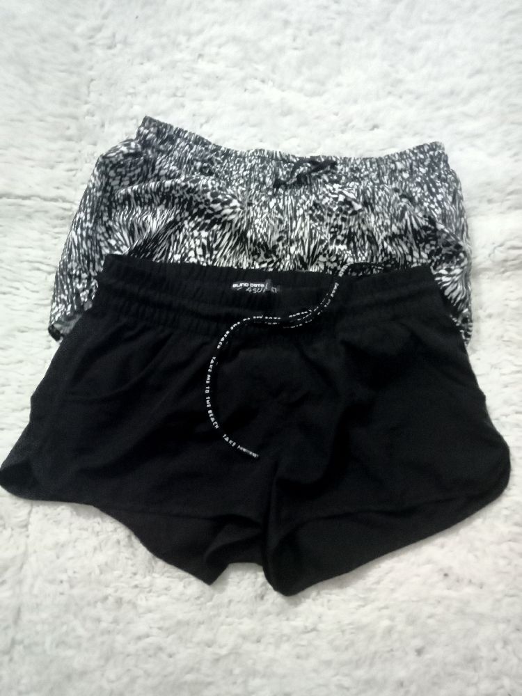 Deux shorts de plage taille XS neufs