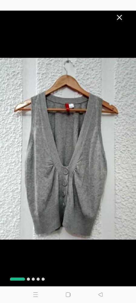 petite gilet sans manches  de H&M tlabass S. neuf sans défaut