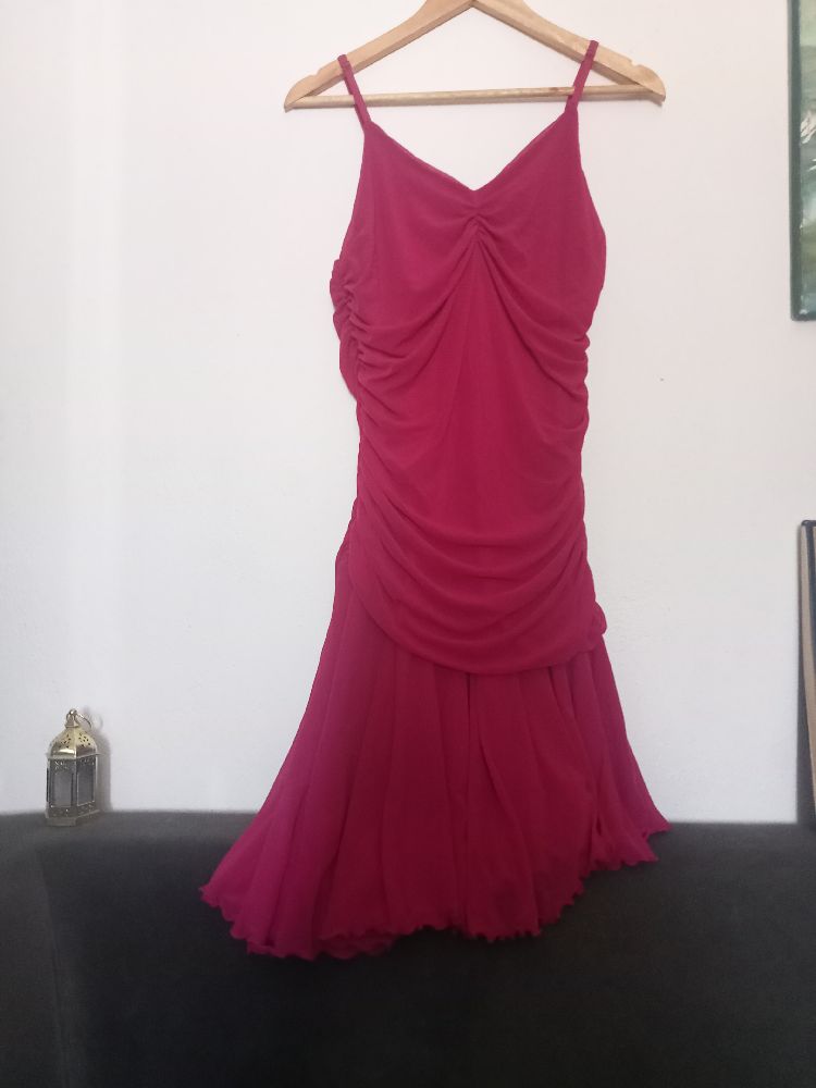 Robe Rose Indien froncée neuve avec étiquette taille L