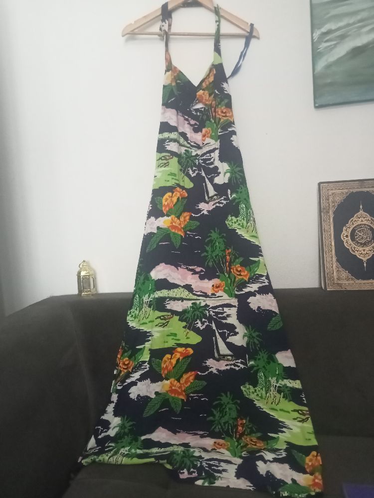 Robe d'été ras-du-cous longue, toute neuve, tlabass XS