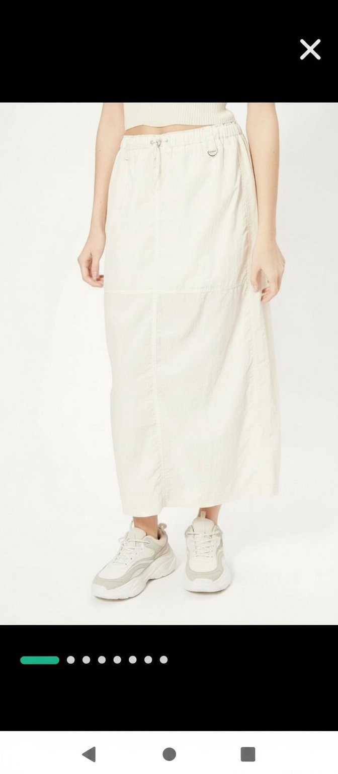 Jupe sayefi neuve couleur écru de Bershka, taille L 