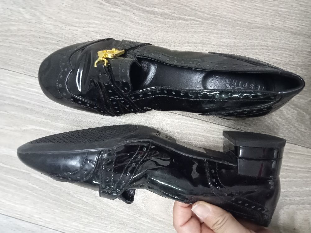 Moccassins  vernis Geox peu portés pointure 36,5 