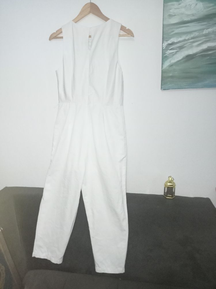 combinaison pantacourt chic blanche de forever 21 taille S , toute neuve