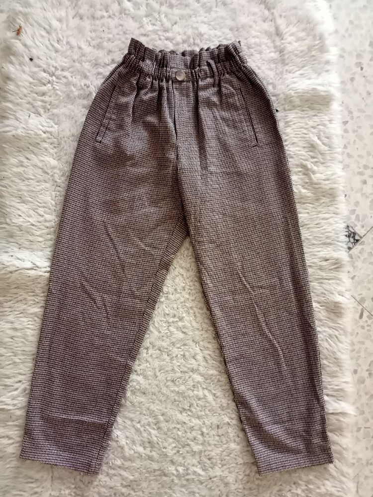 pantalon Zara fille 12---14 ans tout neuf