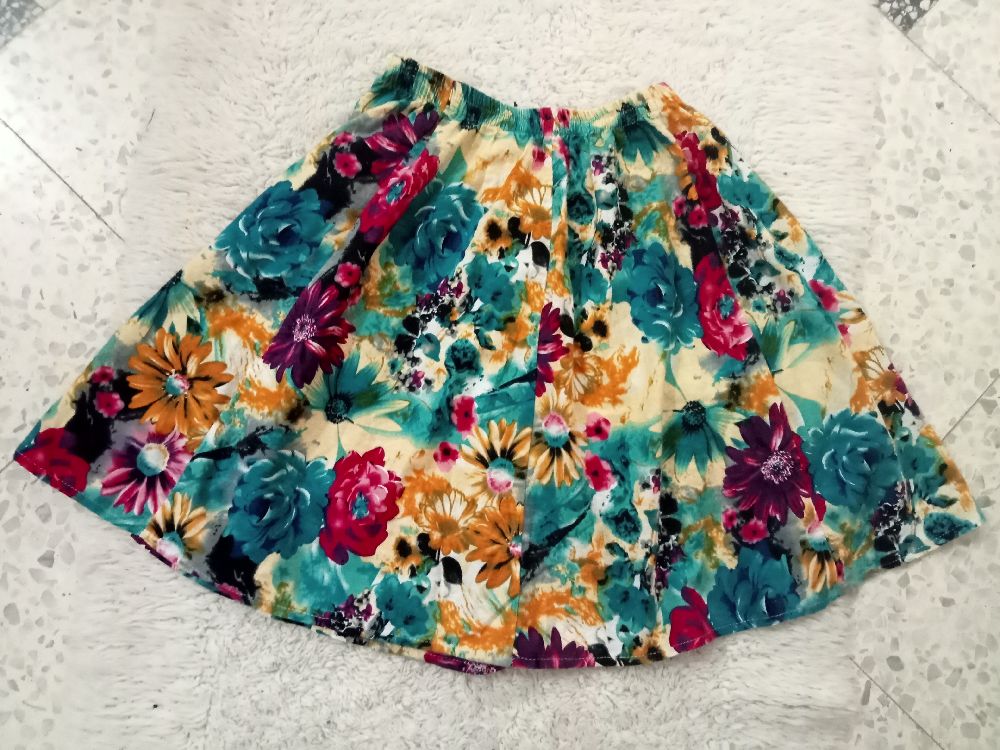 Jupe fleurie de Shein tout neuf  taille unique,ylabass S