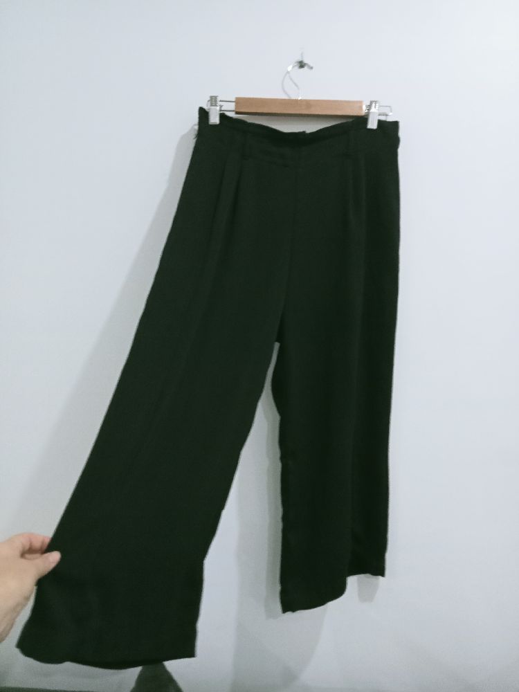 Pantacourt  large noir  de Stradi taille M comme neuf