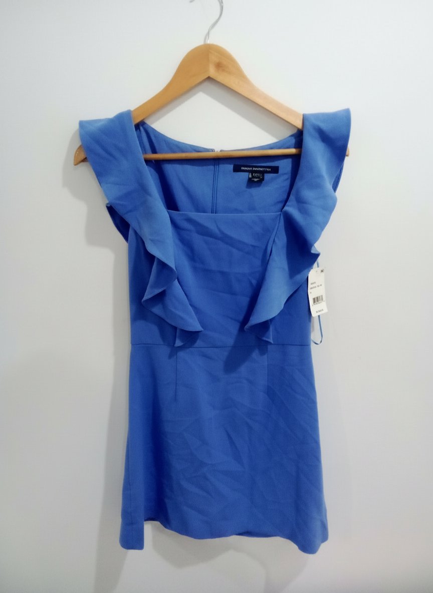 Robe droite  courte  taille XS neuve 