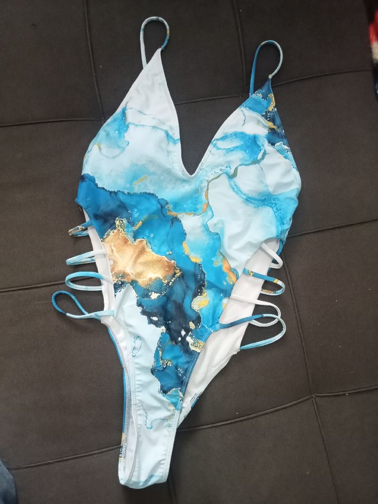 Maillot de bain rambouré de Shein comme neuf, taille M (voir le model sur net)