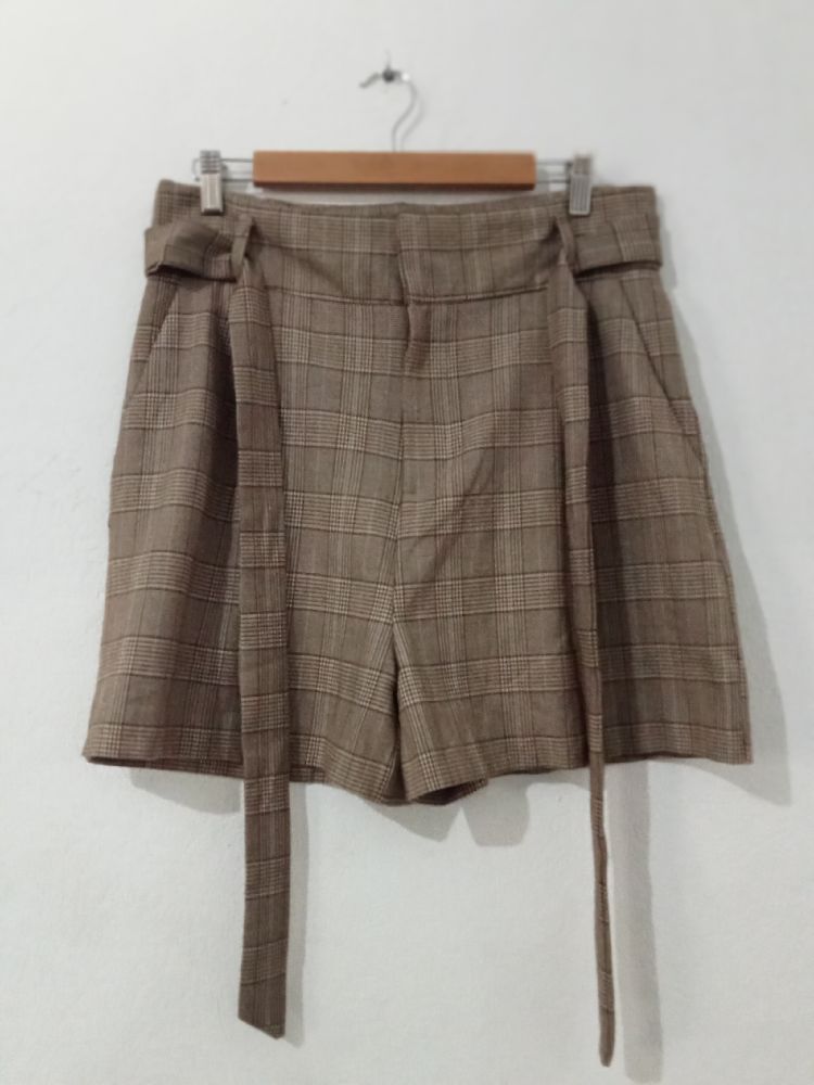 Short à carreaux tout neuf L/Xl de la marque Terranova