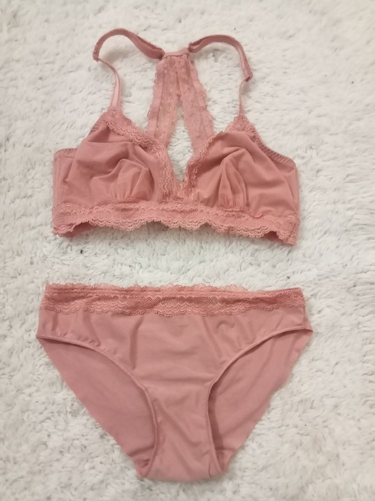deux pièces  jamais portées Simone pélèle M/L