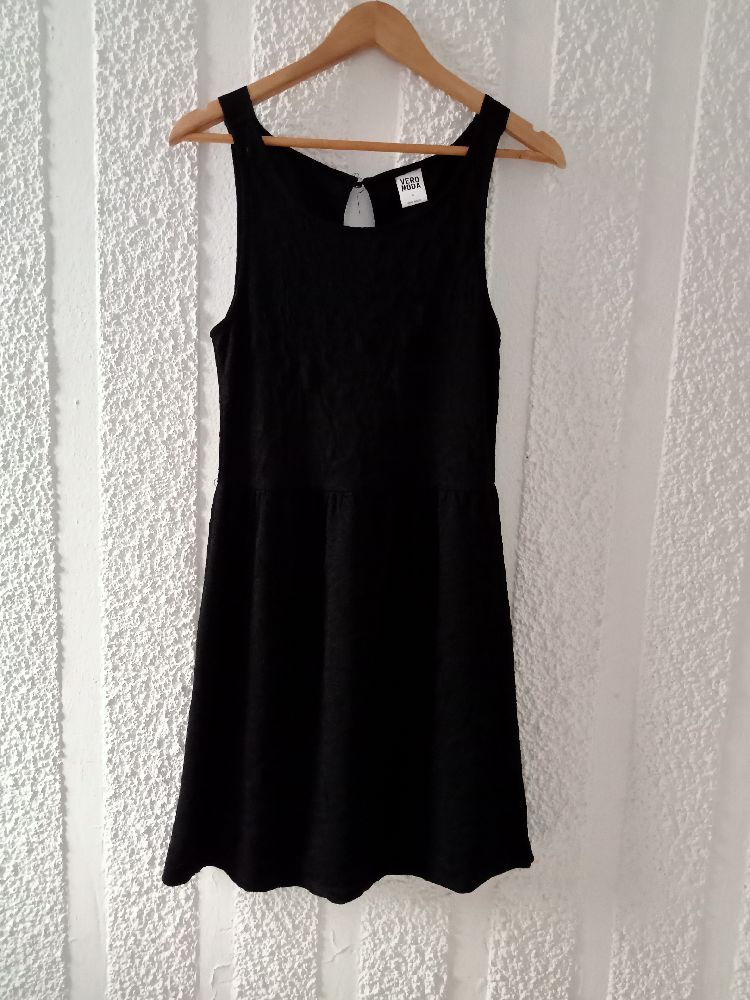 robe noire de la marque VERO MODA taille S (tlabass M)M