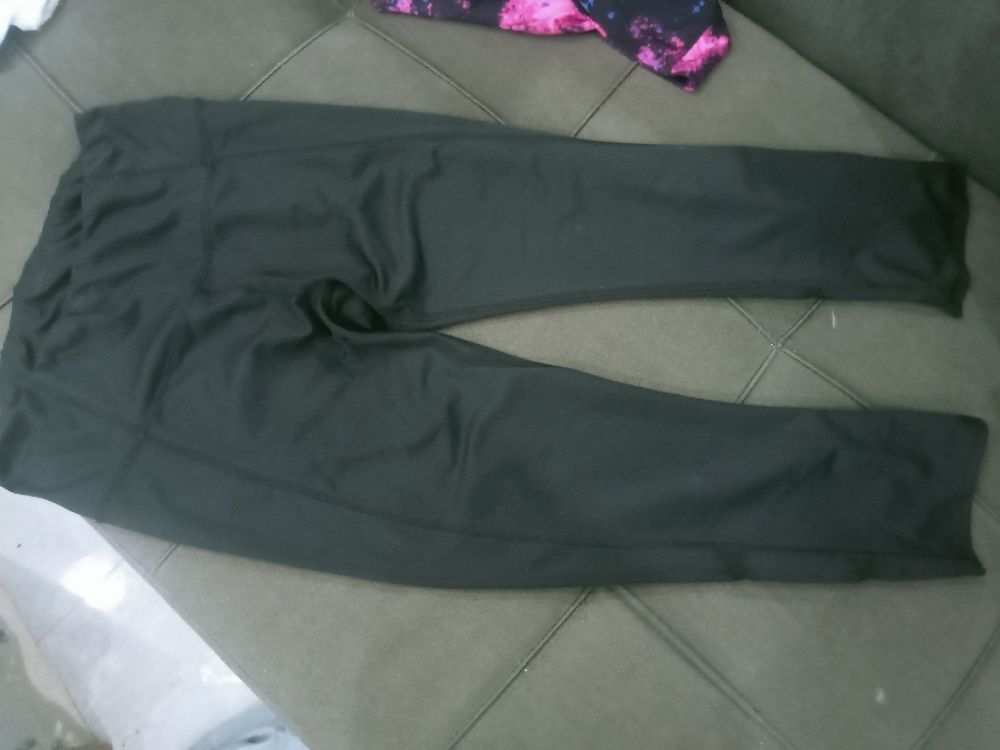 Legging sport taille S trois quarts