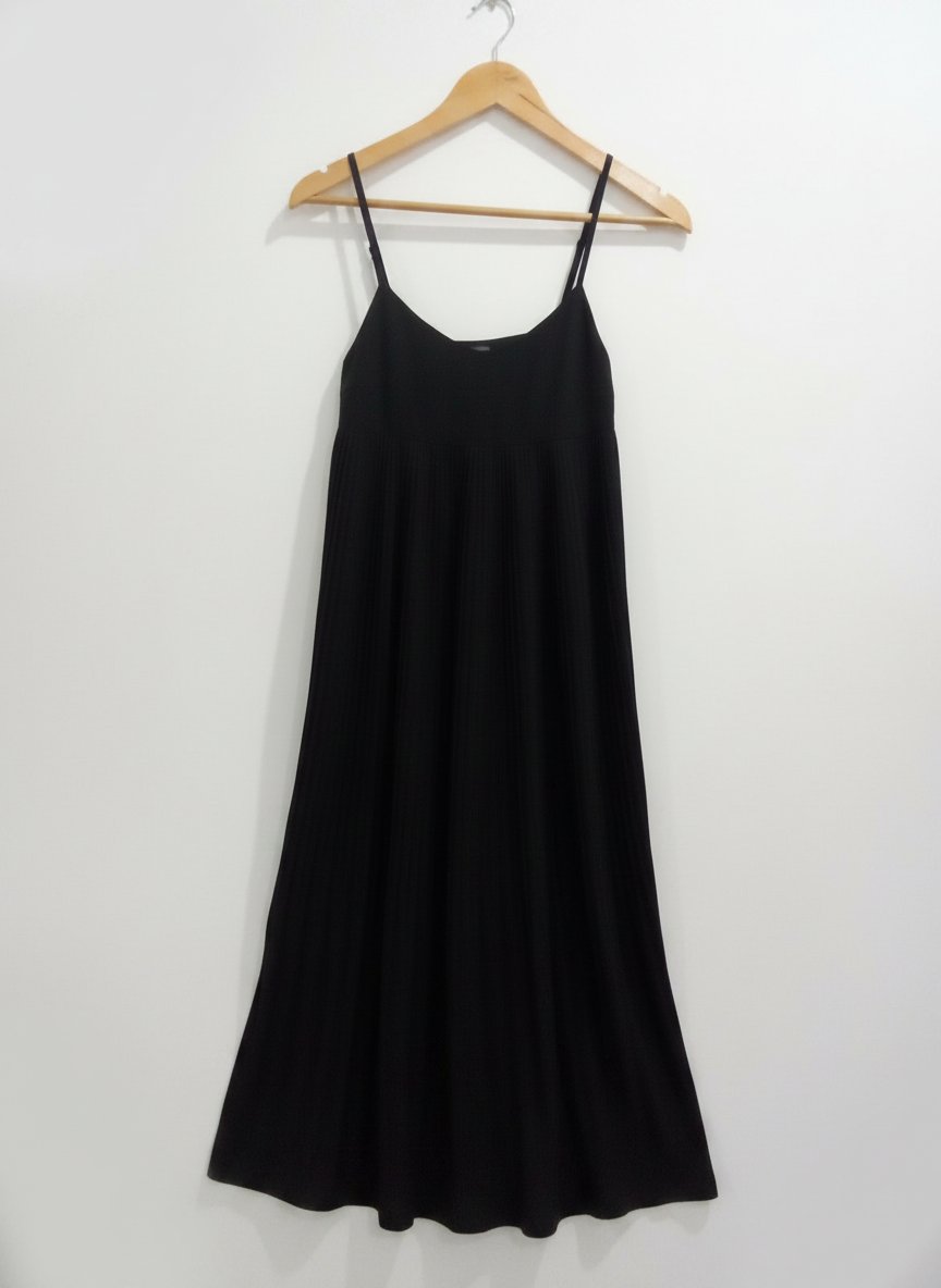 Robe noire plissée neuve XS