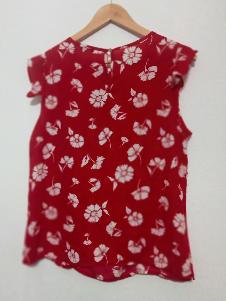 Blouse rouge fleurie de la marque calliope taille M ,neuve