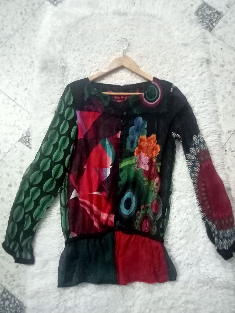 blouse Desigual taille S toute neuve