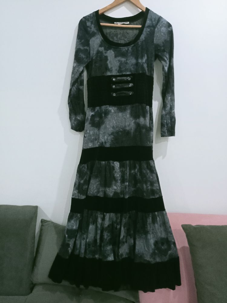 Belle robe velour taille M, comme neuve, portée une seule fois