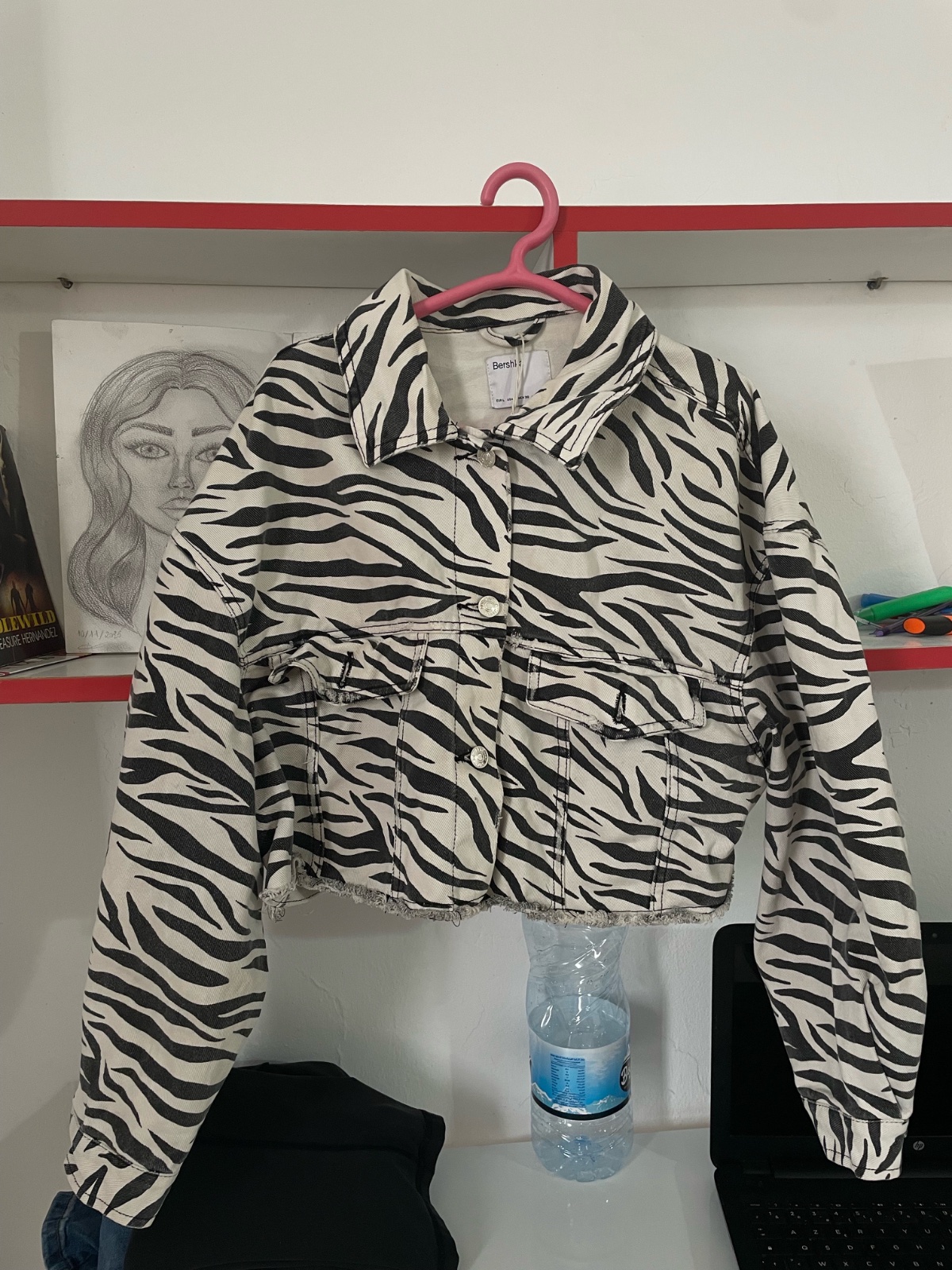 Veste cropped zébrée Bershka noir et blanc
