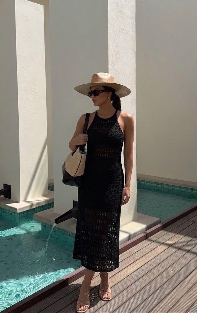 Robe crochet noir avec doblure trés classe ✨
