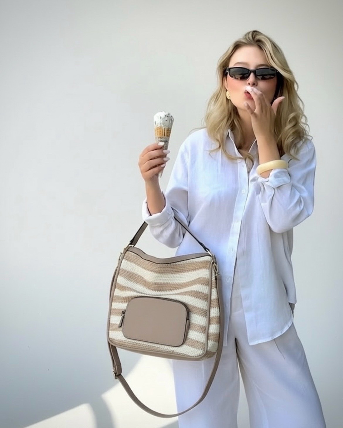 Sac en pailles rayé beige et blanc 