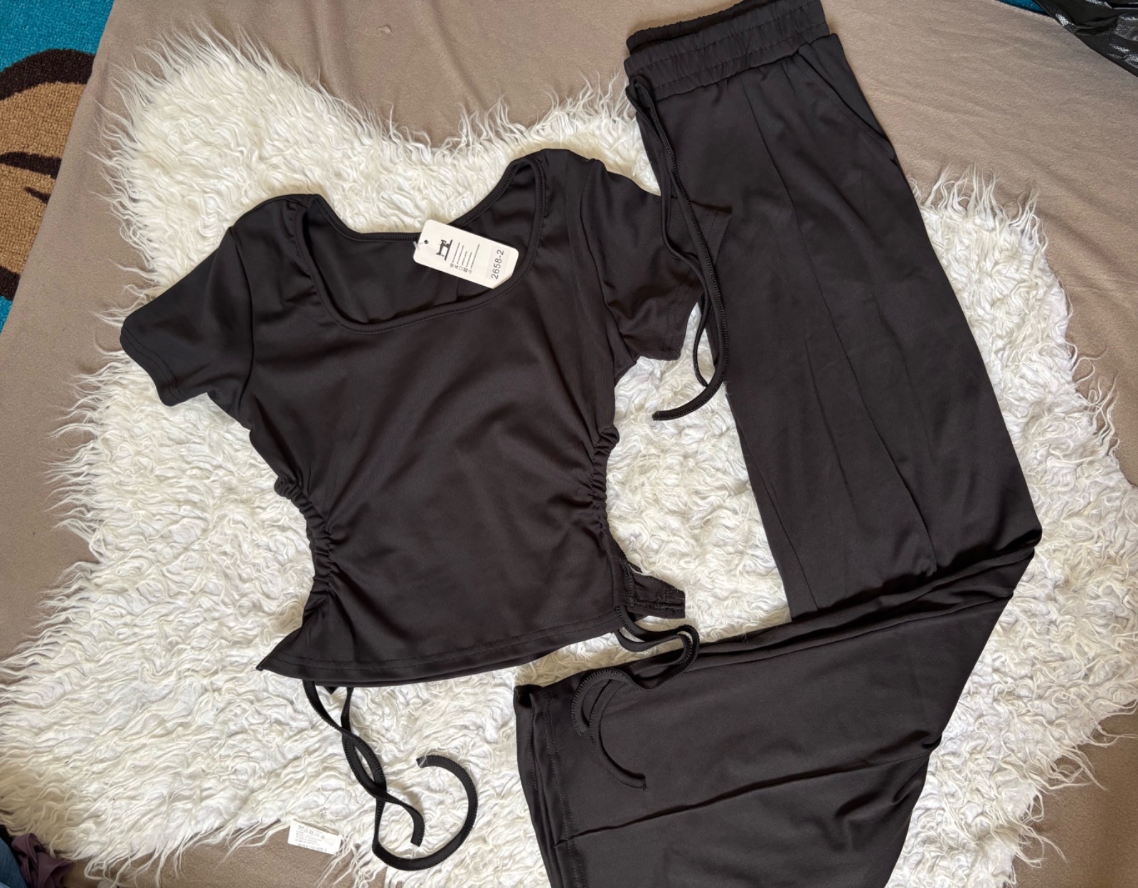 Set pantalon et shirt chic neuve et comfortbale 