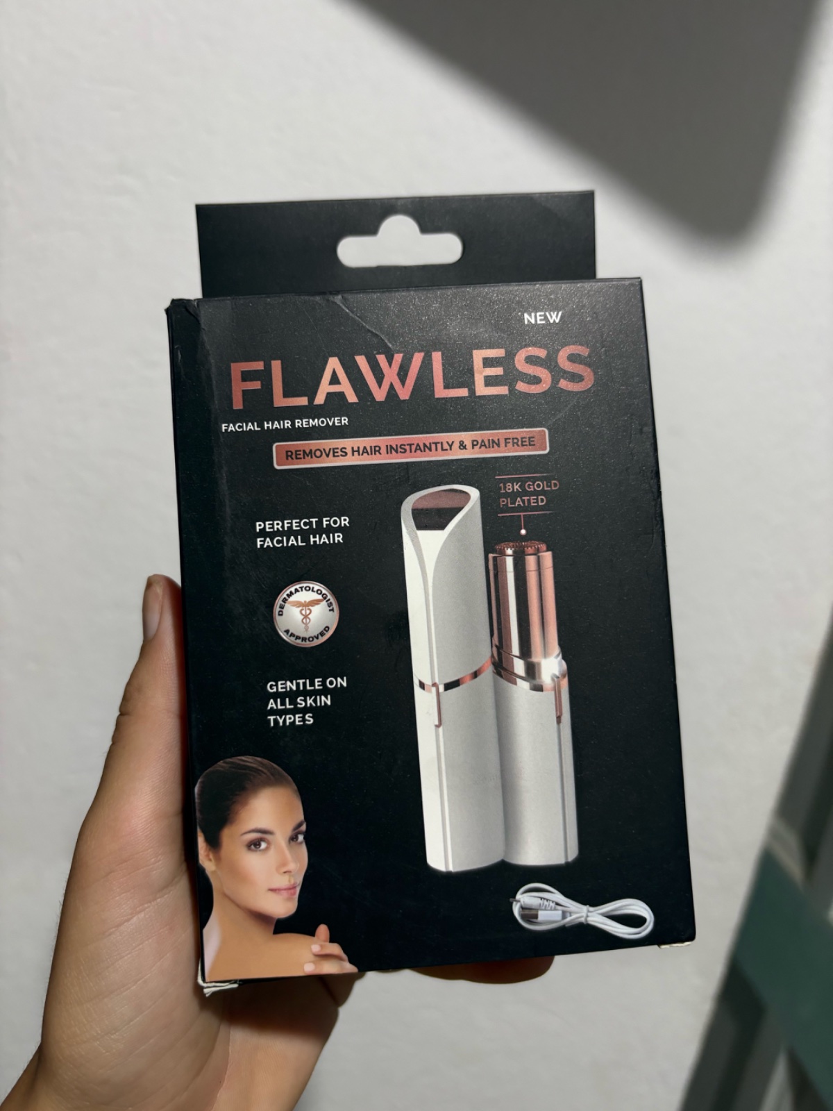 ✨ Flawless – Épilateur Visage Rechargeable ✨
