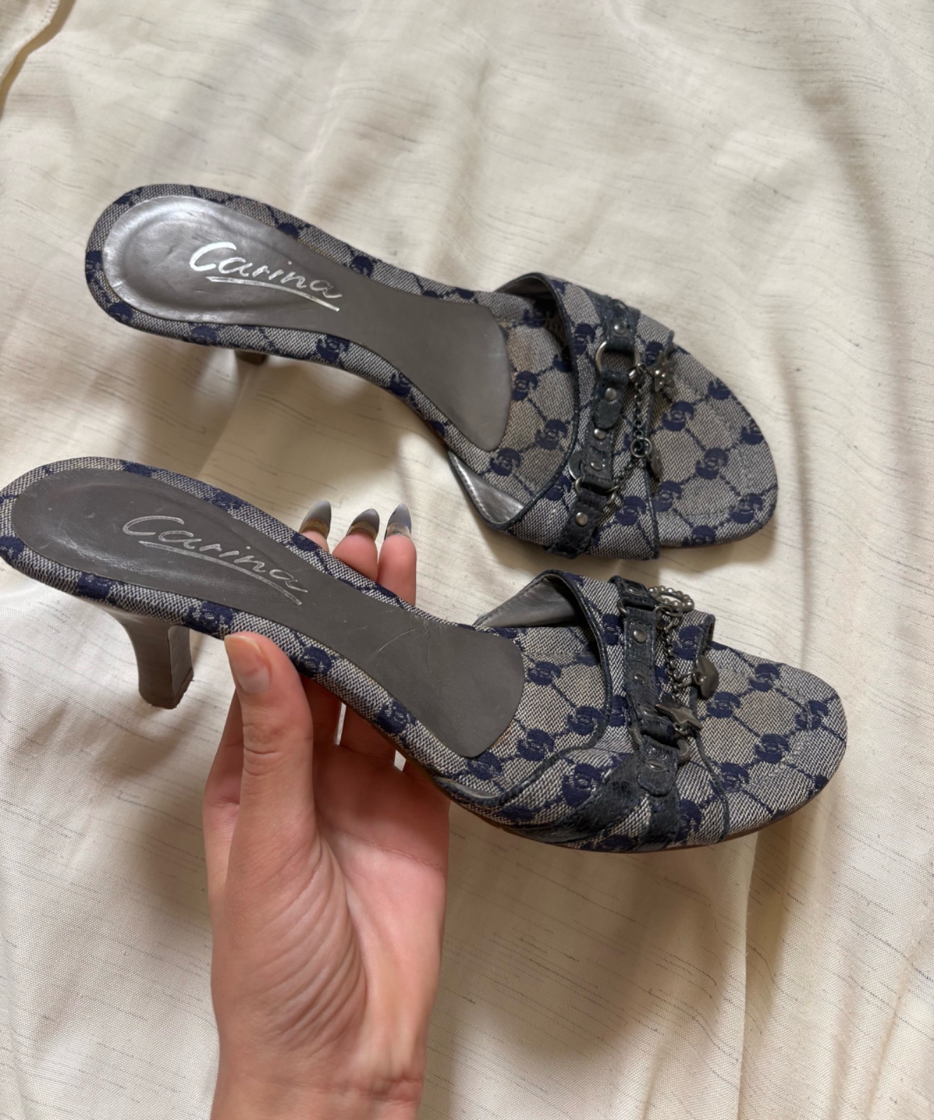 Des claquettes bleu bon etat