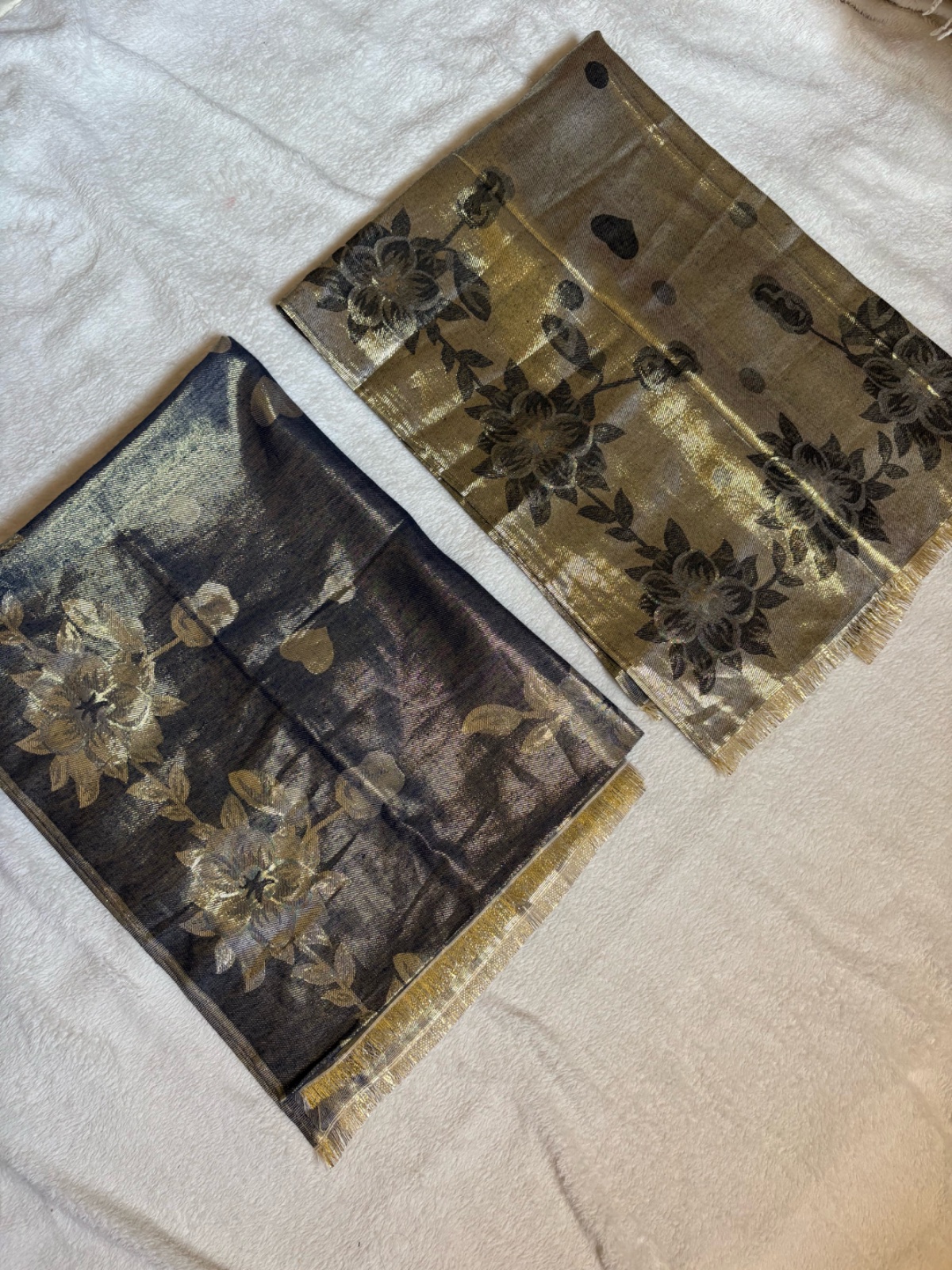 Lot 2 grands echarpes 