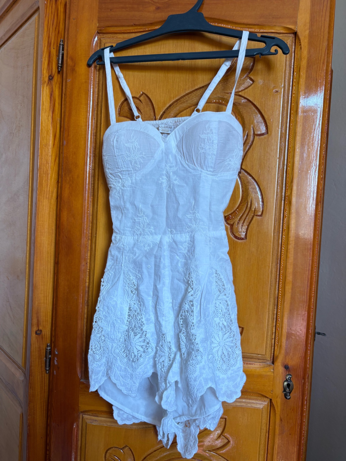 Jolie combishort blanche taille xs pull&bear 