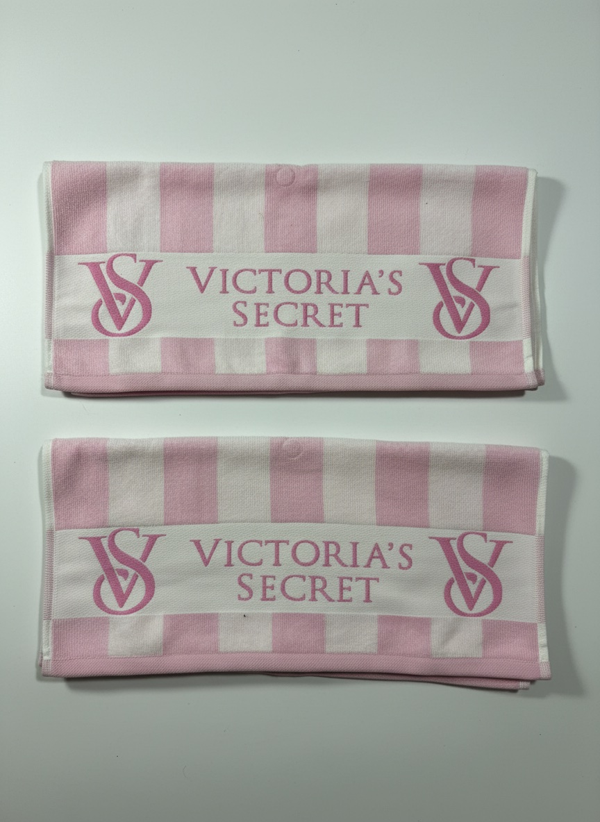 Lot 2 Serviettes de bain Victoria’s Secret – Taille moyenne