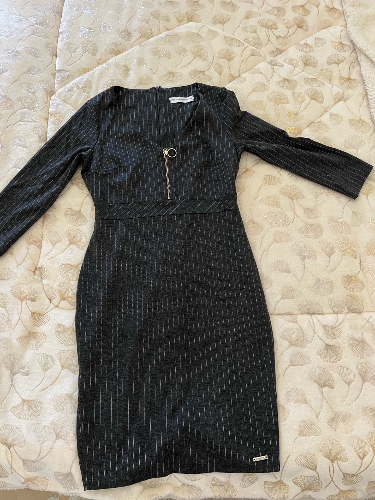 Robe gris rillé