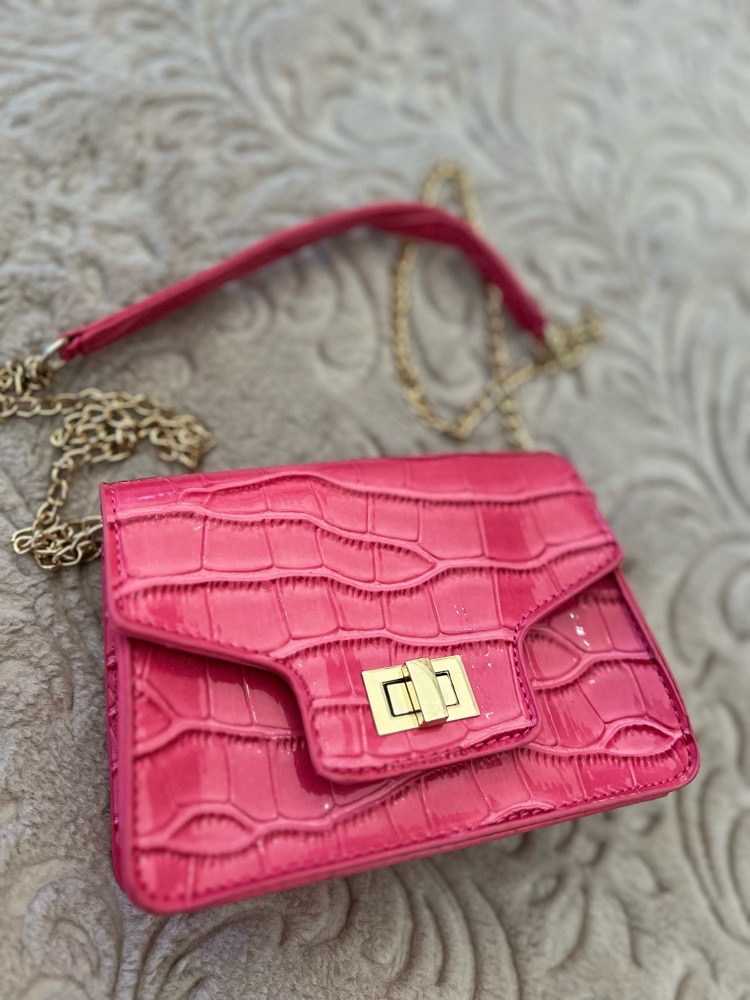 Sac a bondoulière rose fushia 👛