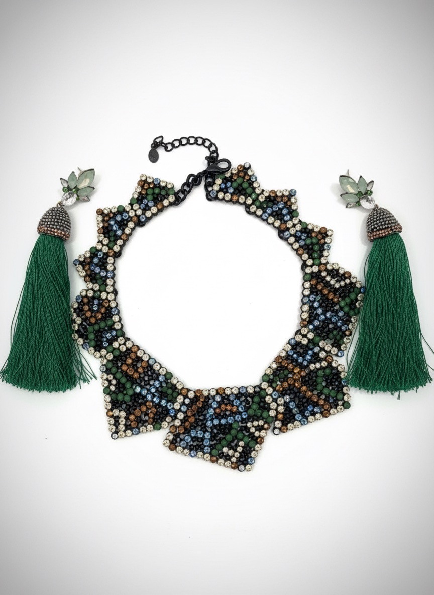 Collier zara et des boucles