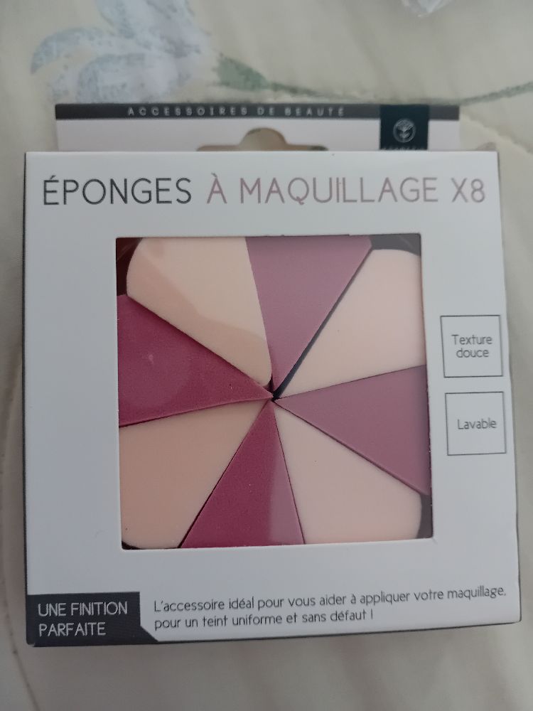  8 éponges à maquillage 
