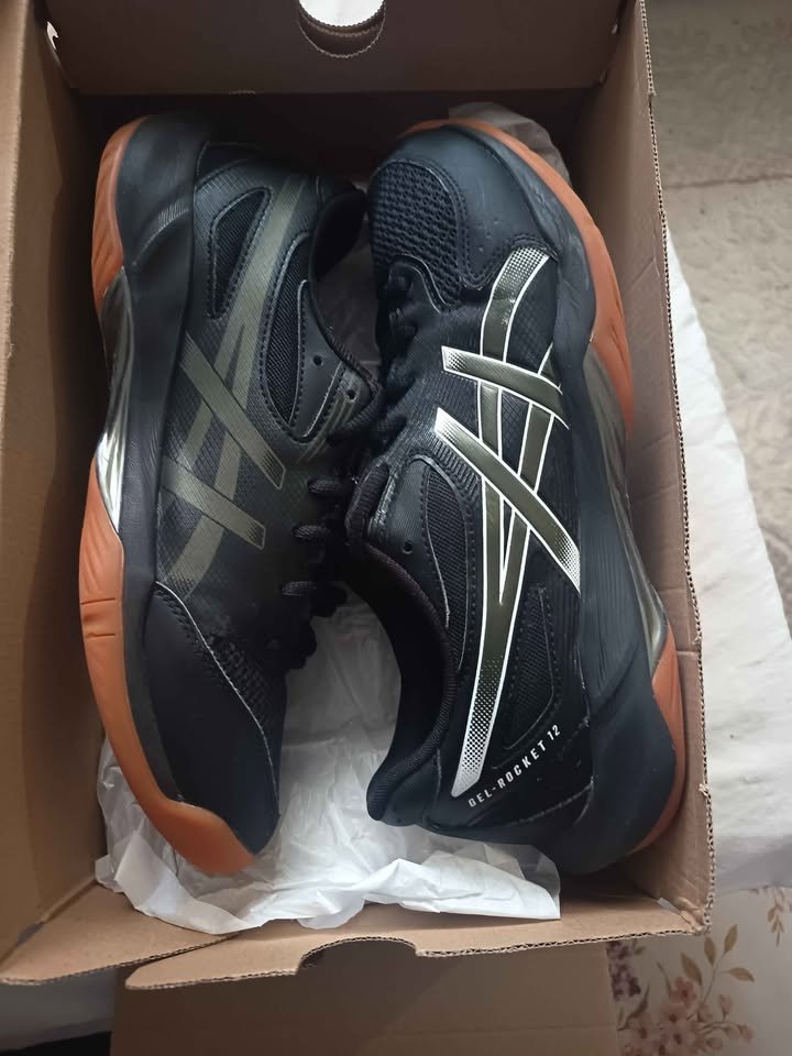Chaussure ASICS pour handball