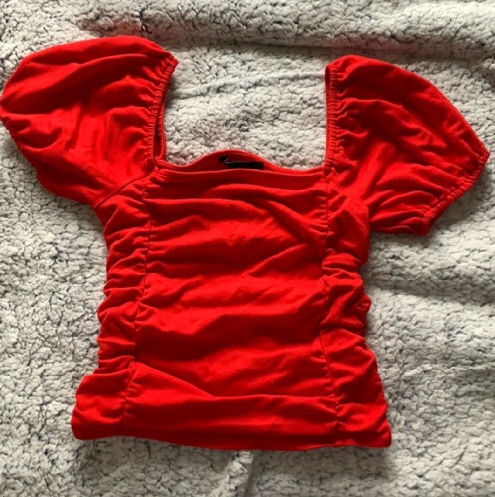 Top rouge
