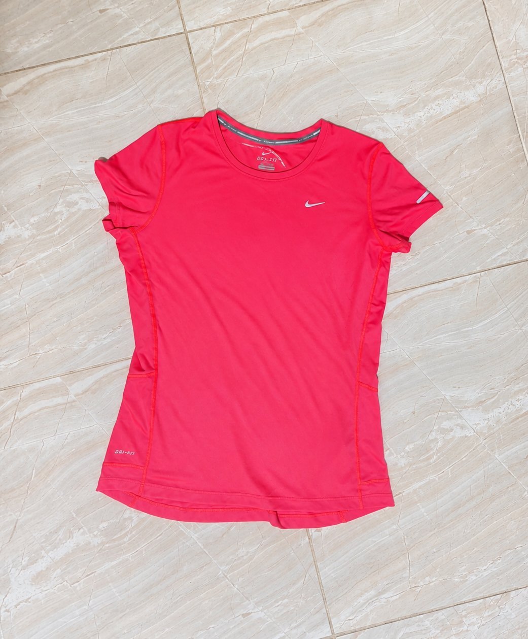 T-shirt de sport Nike Running Miler DriFit Activewear Rose fluo - Taille M