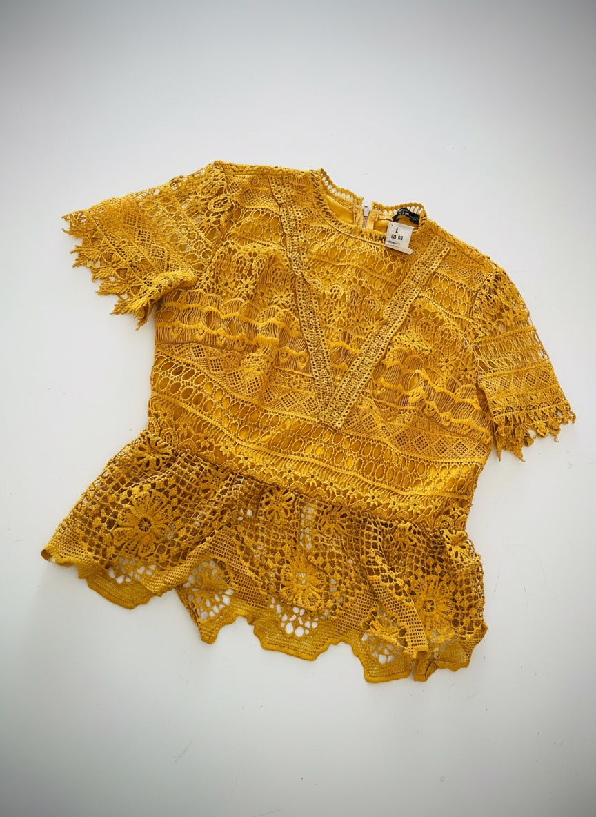 Haut dentelle jaune 