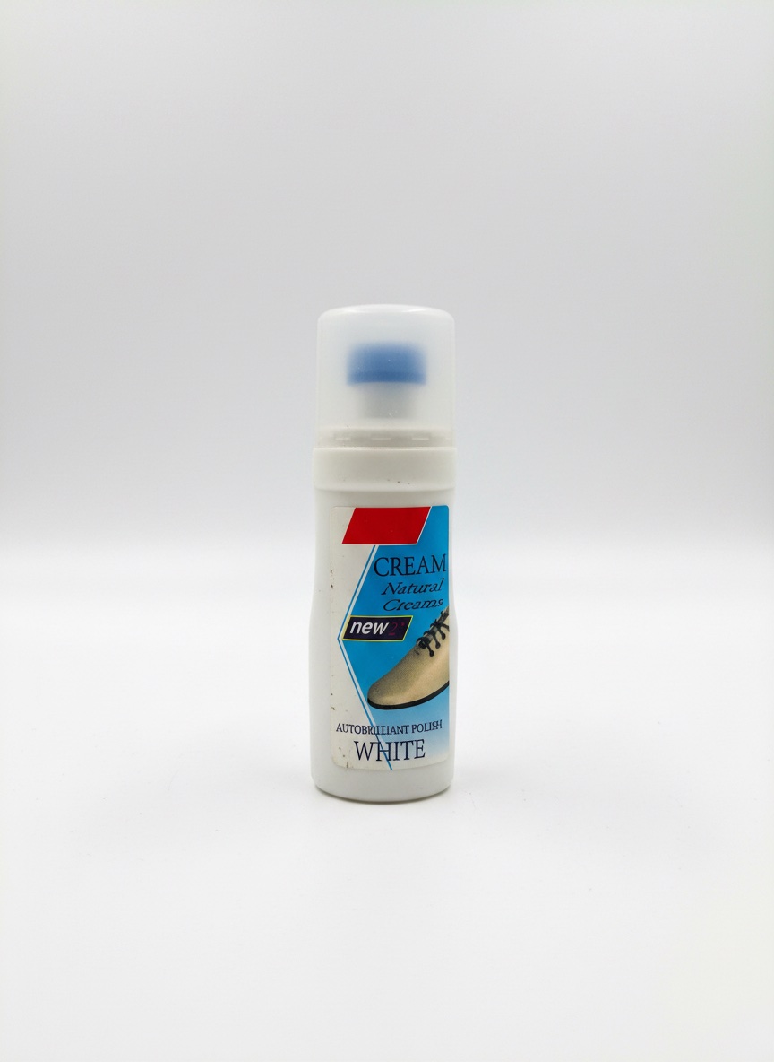 Produit de blanchissement chaussure blanc