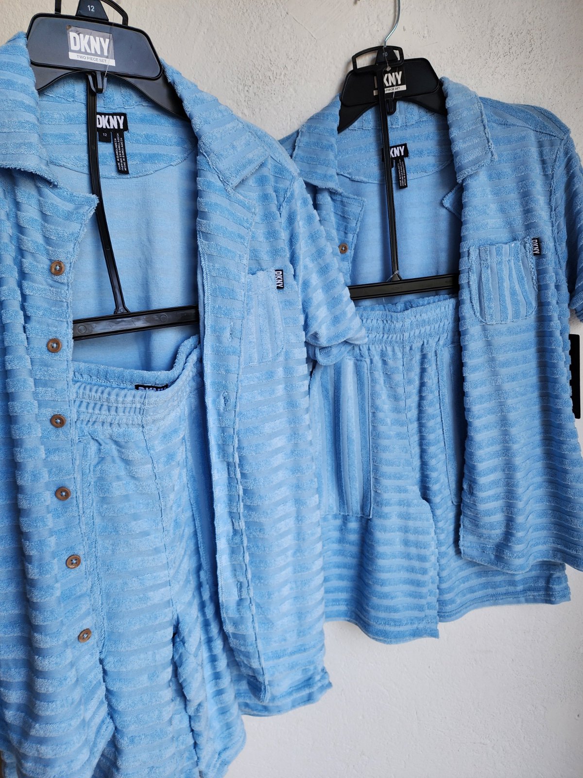 Lot 2 tenues garçon 10 et 12 ans DKNY