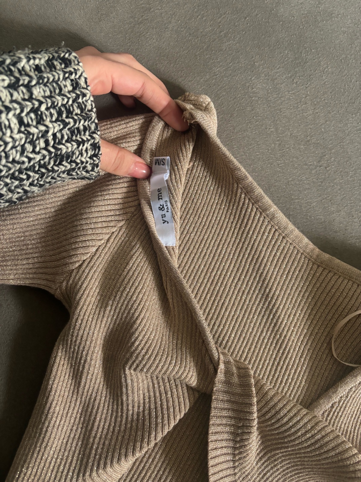 Robe en beige pailleté