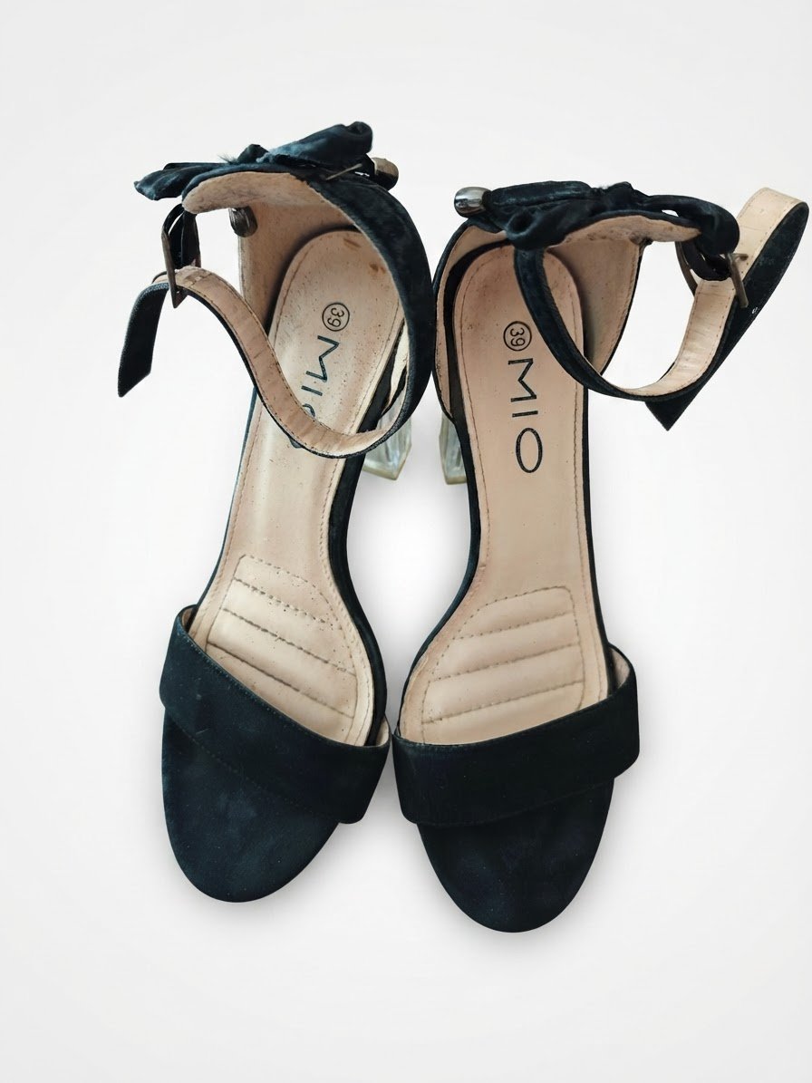 Sandales noir ,Une texture en suédine