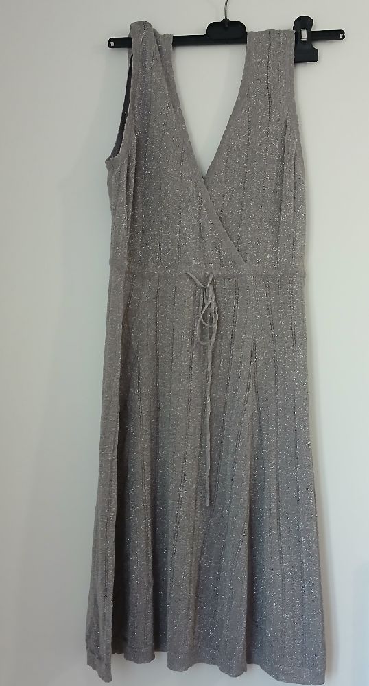 Robe en laine fine et brillante 