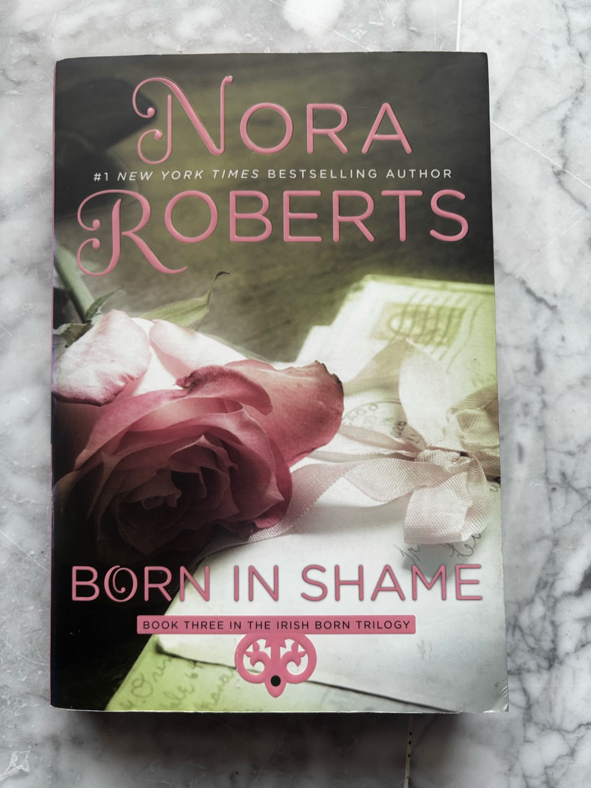 Born In Shame - Nora Roberts