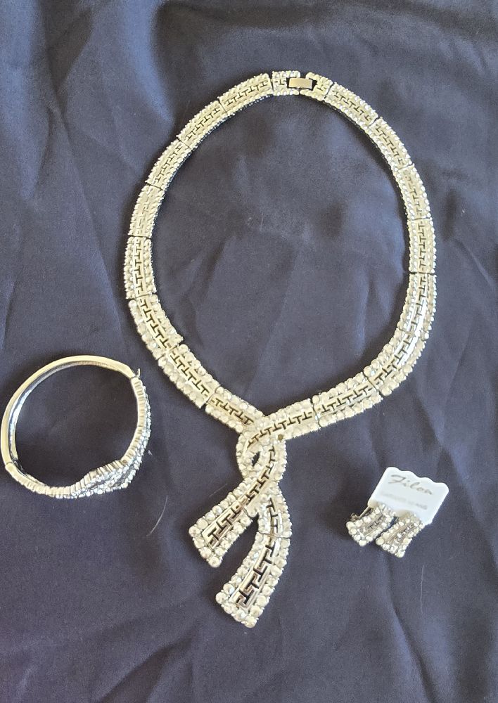 ✨️Ensemble bijoux Filon – Collier, bracelet & boucles ✨ Inoxydable, motif grec, neuf et jamais porté 🌿