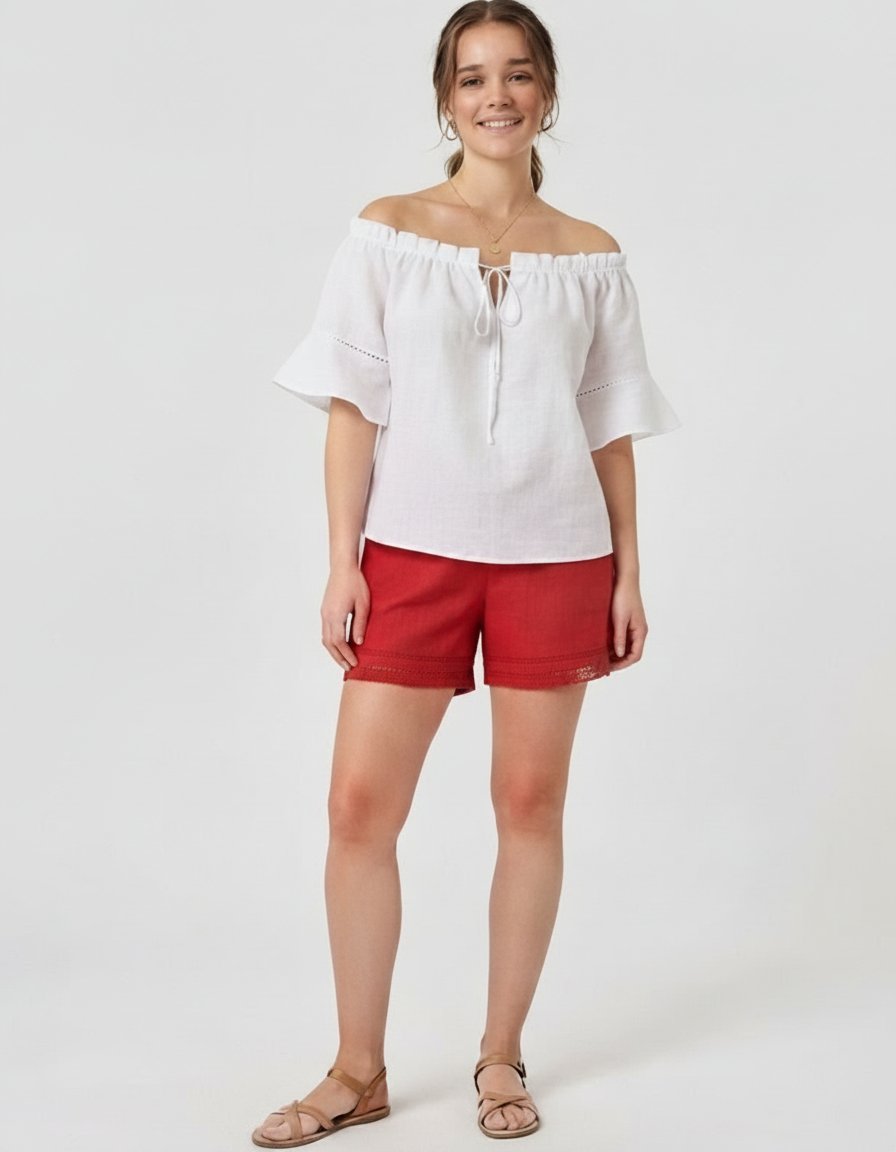 ✨️ensemble magnifique (🤍chemisier + ❤️short) de la marque George taille 36 . Un design qui allie élégance et confort, parfait pour vos journées ensoleillées. ☀️ ​📍